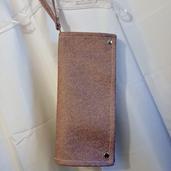 New Southwestern Tooled Vinyl Clutch Travel Hanging makeup bag Mauve Wristlet - Picture 1 of 12